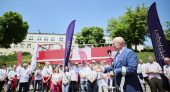 Marszałek Jarosław Stawiarski podczas otwarcia 27 Piknik Olimpijski