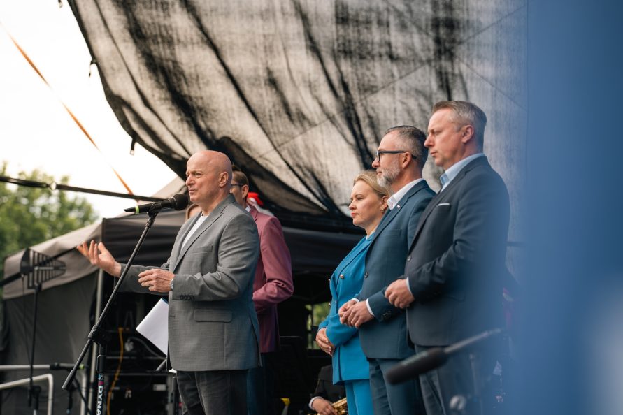 Marszałek Jarosław Stawiarski podczas otwarcia Dni Funduszy