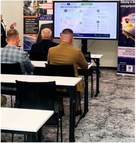 Uczestnicy Infoday słuchają prezentacji