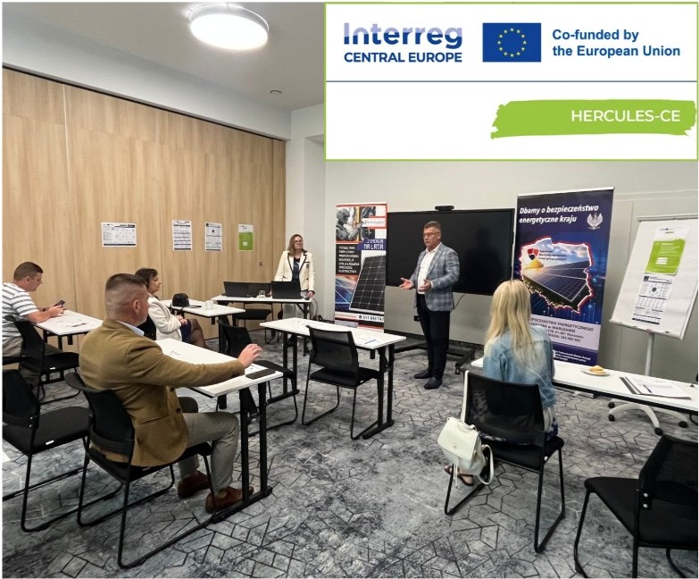Uczestnicy Infoday słuchają prezentacji