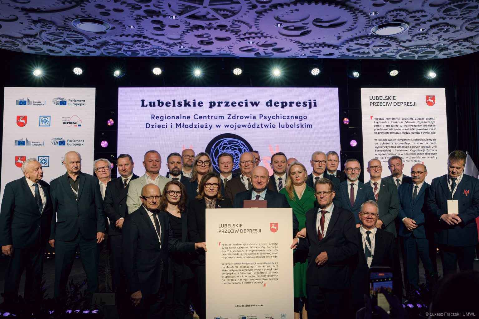 Wspólne zdjęcie uczestników wydarzenia.